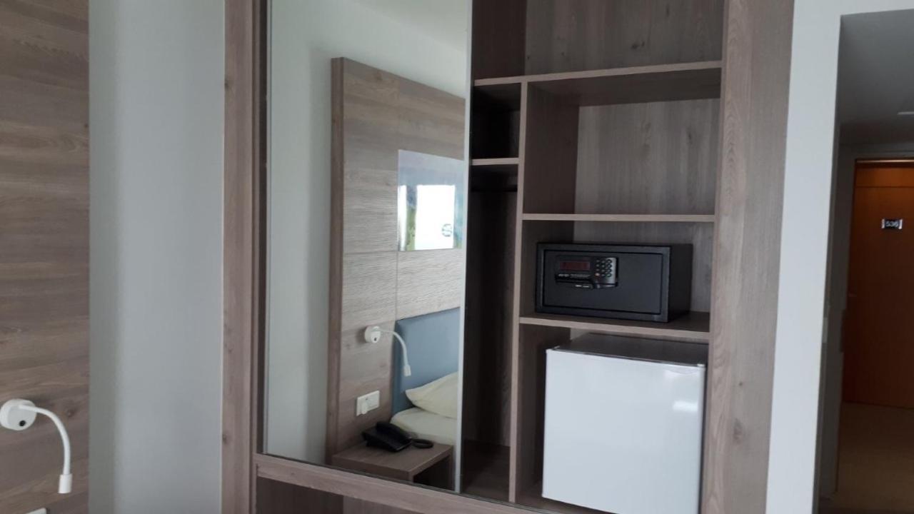 Karousos Beach Rooms 아이아 나파 외부 사진
